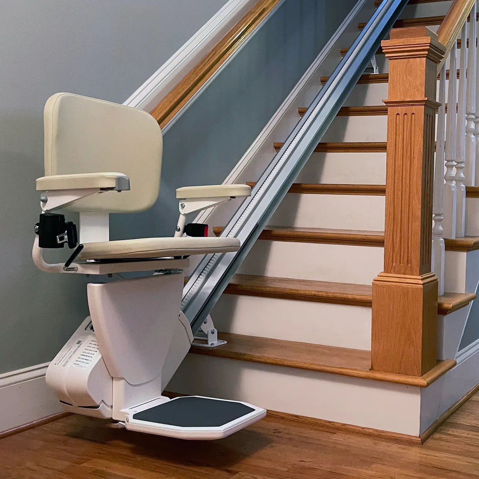 AmeriGlide - Rave 2 Stairlift
